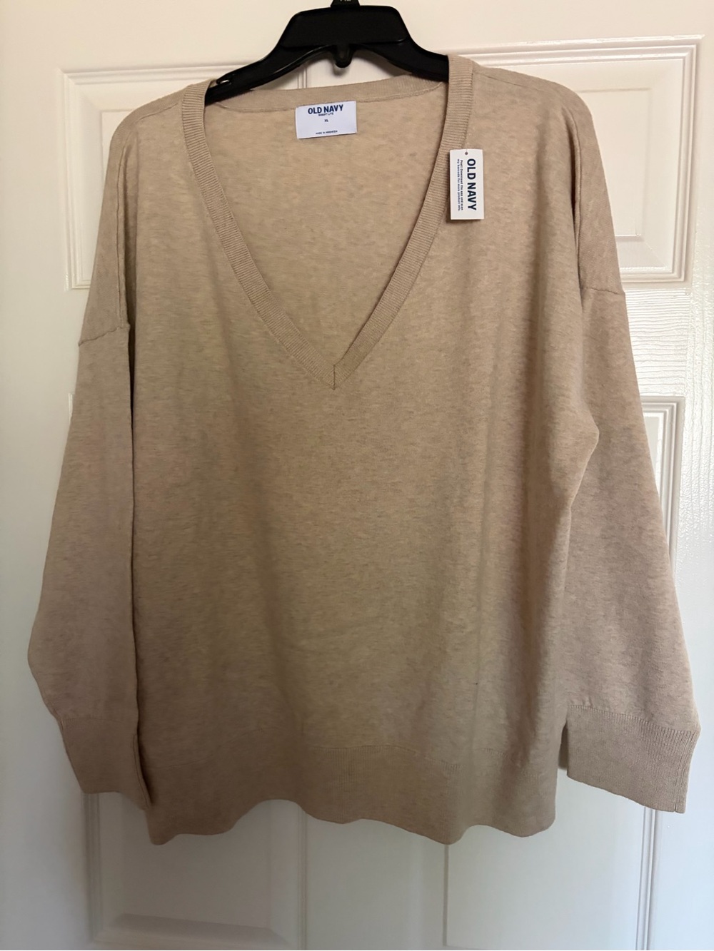 Old Navy Men's V-Neck Sweater in Tan